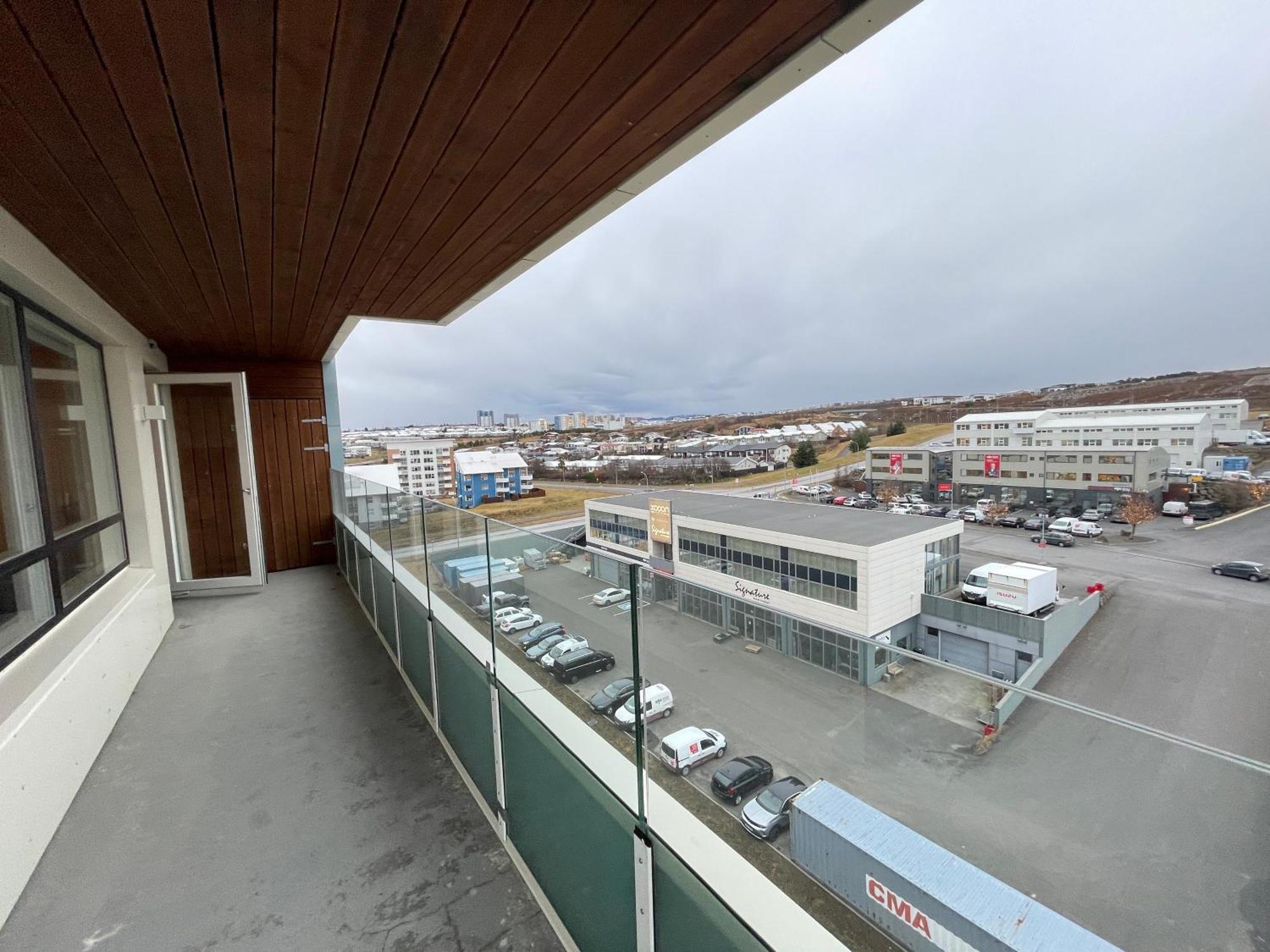 Modern And Spacious 3 Bedroom Apartment In Kopavogur 레이캬비크 외부 사진