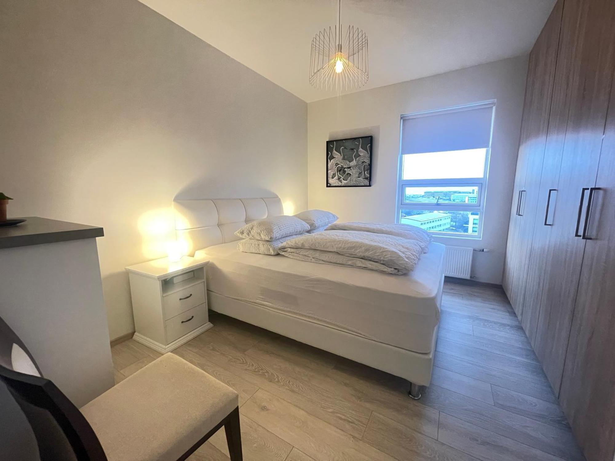 Modern And Spacious 3 Bedroom Apartment In Kopavogur 레이캬비크 외부 사진