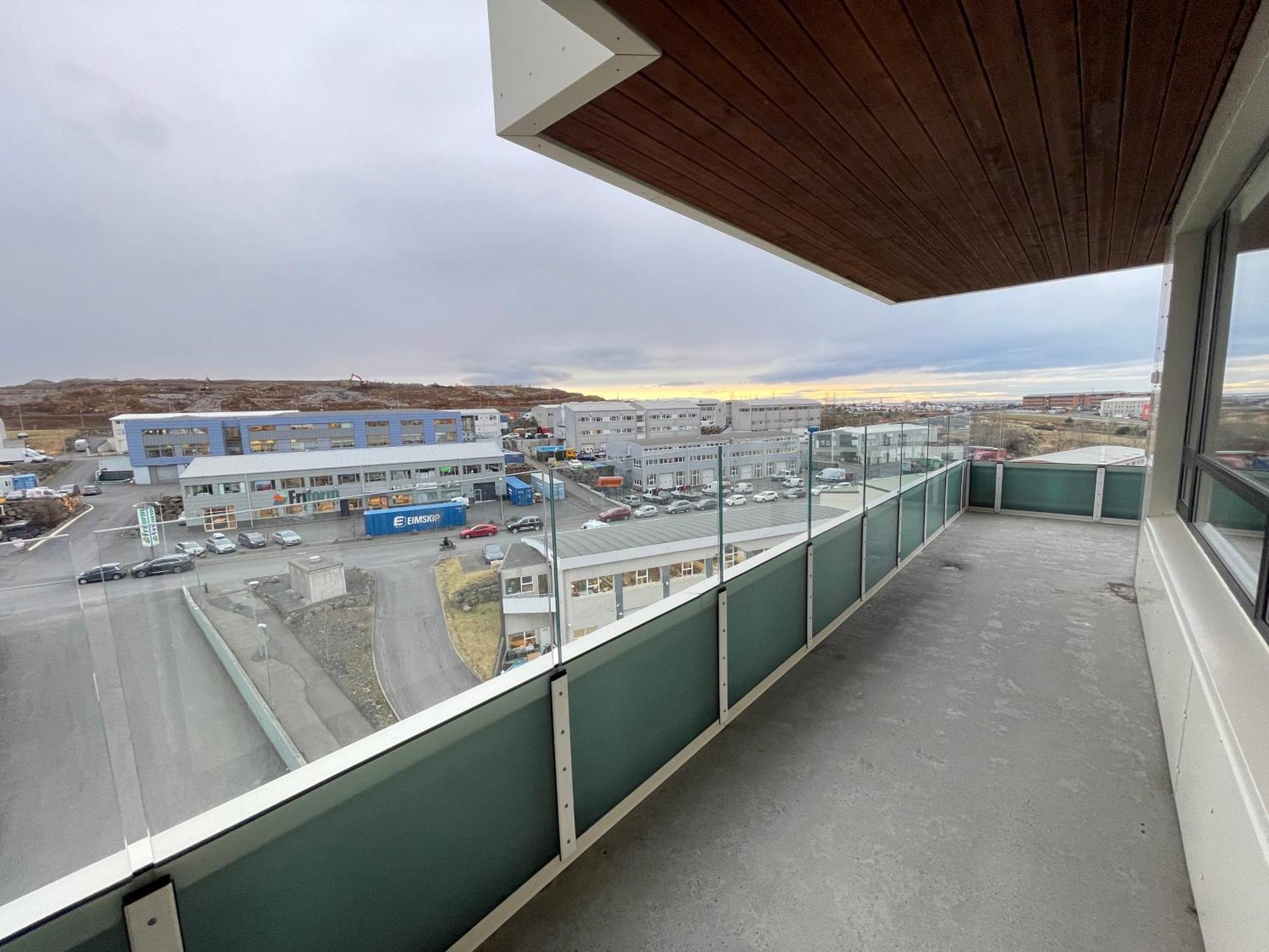 Modern And Spacious 3 Bedroom Apartment In Kopavogur 레이캬비크 외부 사진